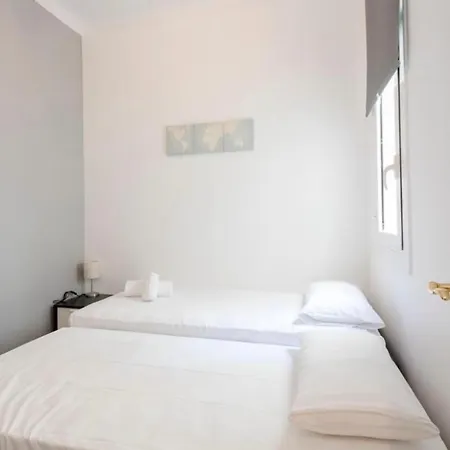 2 Bdr Eixample Apartment Barcelona Exterior photo