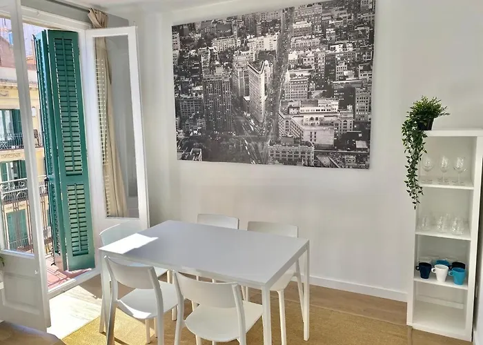 2 Bdr Eixample Apartment